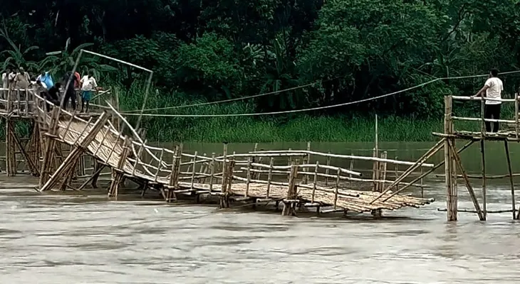 ডিভিসির ছাড়া জলে পরপর ভাঙল সাঁকো, মূল ভূখণ্ড থেকে বিচ্ছিন্ন আমতার ভাটোরা