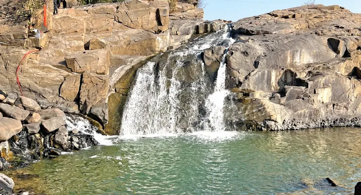 উচ্ছল চঞ্চল উস্রি ঝর্ণা