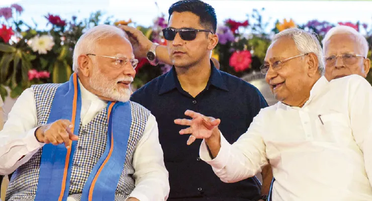 ভোটের আগে বিহারে পরিবারতন্ত্র ইস্যুতে সরব মোদি, পাল্টা লালুর