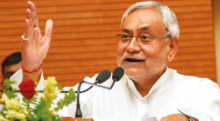 ভোটমুখী বিহারে বয়স্ক ও বিধবাদের মন জয়ের চেষ্টা নীতীশের, বাড়ছে ভাতা