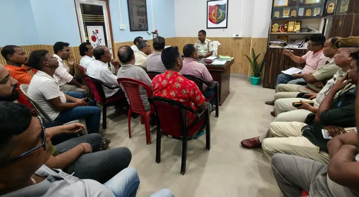 আসন্ন রথযাত্রা উৎসবকে কেন্দ্র করে ময়নাগুড়ি ব্লকের বিভিন্ন আয়োজক কমিটিকে নিয়ে বৈঠক ময়নাগুড়ি থানায়