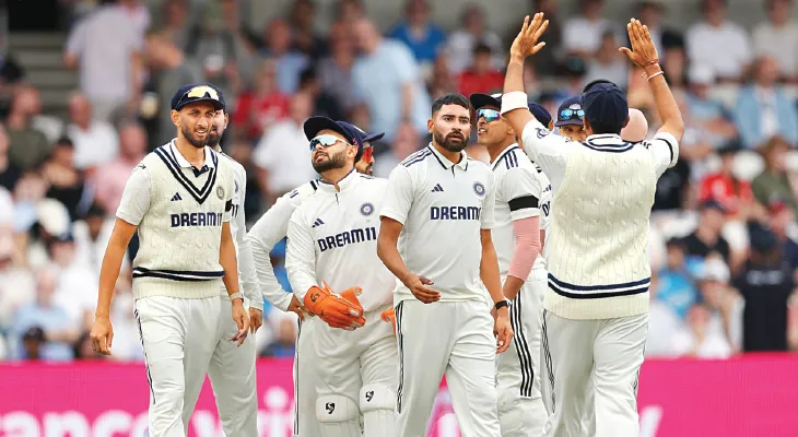 প্রথম টেস্ট (পঞ্চম দিন): ১৪৯ রানে আউট ডাকেট, ইংল্যান্ড ২৫৩/৩ (দ্বিতীয় ইনিংস), জয়ের জন্য প্রয়োজন আরও ১১৮ রান
