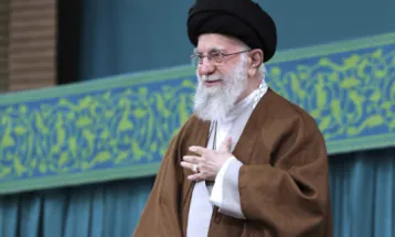 বাঙ্কারে বসেই উত্তরসূরির খোঁজ খামেনেইয়ের!