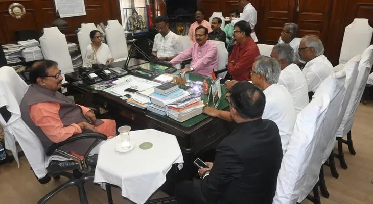 আজ শেষ হল বিধানসভার বর্ষাকালীন অধিবেশন, স্পিকারের ঘরে মুখ্যমন্ত্রী-সহ অন্যরা