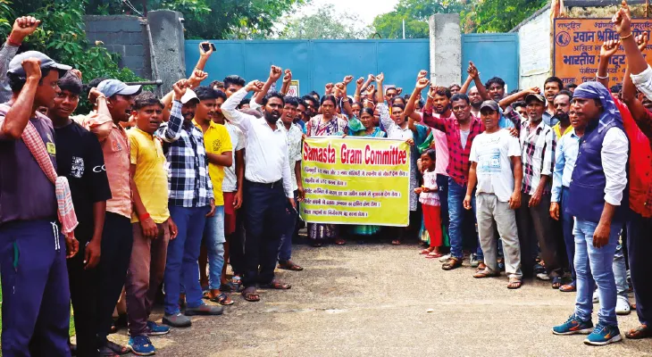 কোলিয়ারি বেসরকারিকরণের পর শ্রমিক বঞ্চনা, কুলটিতে বিক্ষোভ