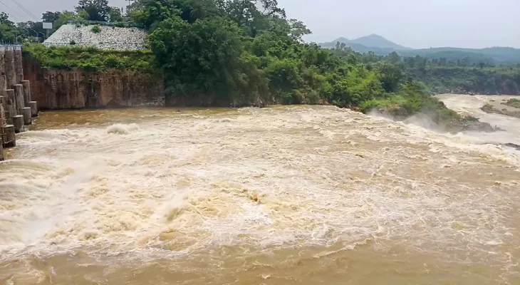 মুকুটমণিপুর জলাধার থেকে ছাড়া হল জল