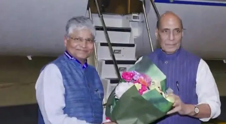 চীনের কুইংদাও এয়ারপোর্টে পৌঁছলেন ভারতের প্রতিরক্ষামন্ত্রী রাজনাথ সিং