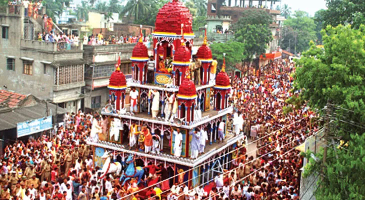 বাঙালি চিরকাল পথ খুঁজে পেয়েছে এই রথেই