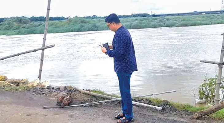 ঝাড়খণ্ডে জলাধার থেকে জল ছাড়ায় বিপদসীমা ছুঁইছুঁই অজয়