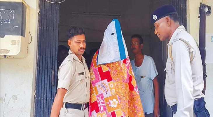 বোমা বিস্ফোরণ কাণ্ডে ধৃত পঞ্চায়েত সদস্যের ছেলে