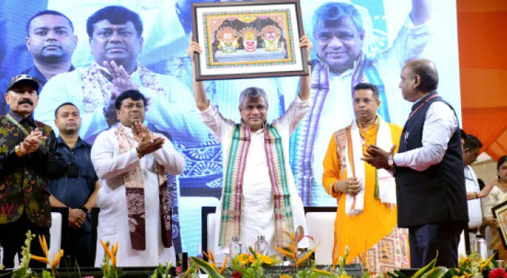 অসমাপ্ত রেল প্রকল্প নিয়ে রাজ্যকে খোঁচা রেলমন্ত্রীর, পাল্টা তোপ তৃণমূল সাংসদের