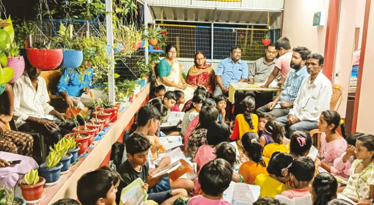 স্কুলছুটদের বিদ্যালয়ে ফেরাতে বিনামূল্যে টিউশনি, স্কুল বাঁচাতে অভিনব উদ্যোগ শিক্ষক-শিক্ষিকাদের
