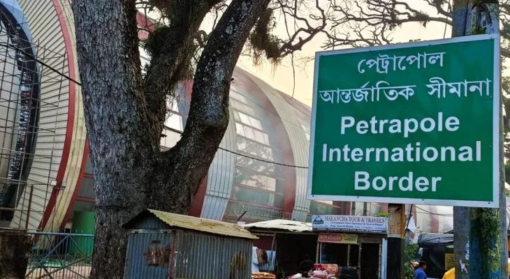 কাজ হারিয়ে সমস্যায় পেট্রাপোলের শ্রমিকরা