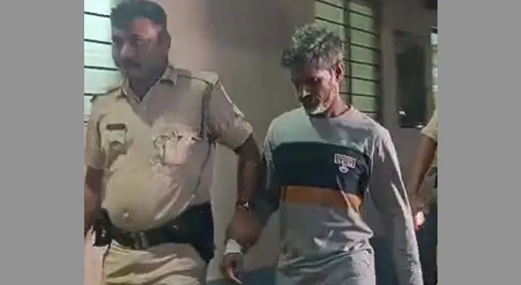 বারাসতে নাবালিকা মেয়েকে ধর্ষণ, সাজাপ্রাপ্ত স্বামীকে তীব্র ধিক্কার স্ত্রীর