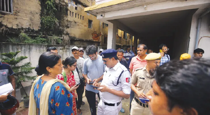 জগাছায় ৩ জনের আত্মহত্যা, নজরে  মৃত ছেলের অনলাইন ট্রেডিং ব্যবসা