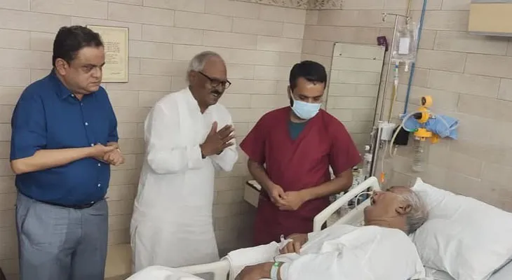 চিকিৎসাধীন সৌগত রায়কে দেখতে গেলেন ব্রাত্য বসু ও নির্মল ঘোষ