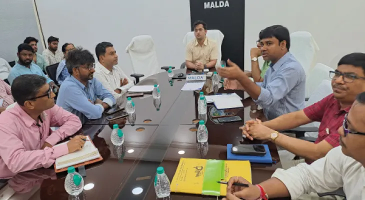 প্লাস্টিকের ব্যবহার রুখতে উদ্যোগ আজ মালদহ জেলাজুড়ে অভিযান