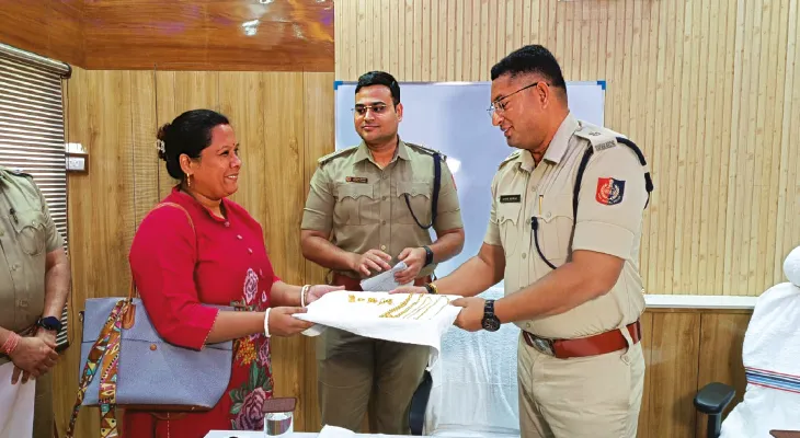 মেঝে খুঁড়ে চোরাই সোনা লুকিয়ে রাখা হয়েছিল, উদ্ধার করল মধ্যমগ্রাম থানা