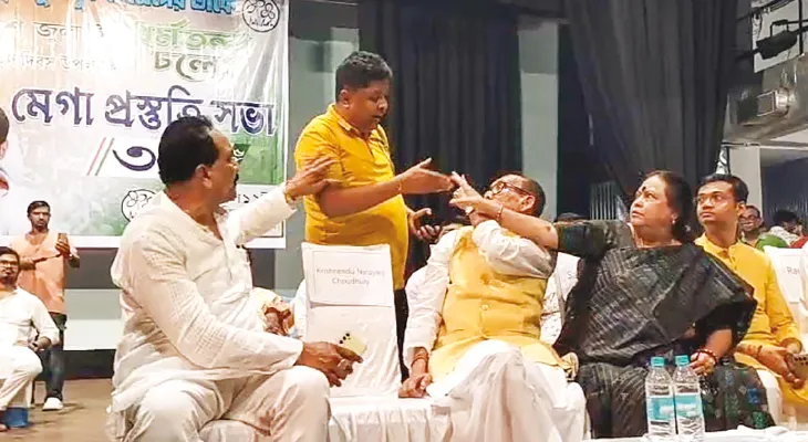মালদহে তৃণমূলের সভায় সমর-আশিসের বাগযুদ্ধ