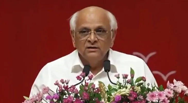 গান্ধীনগরের সভায় বক্তব্য রাখছেন গুজরাতের মুখ্যমন্ত্রী ভূপেন্দ্র প্যাটেল