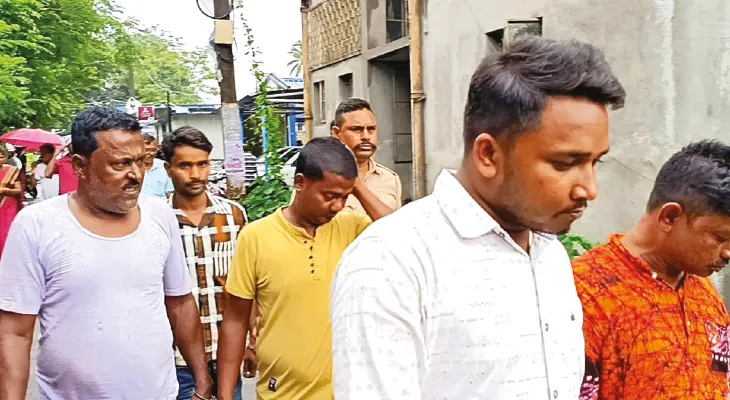 মন্ত্রী-ভাইজানের লড়াইয়ে তপ্ত মন্তেশ্বর বাহুবলীদের দুষছেন তৃণমূল কর্মীরা