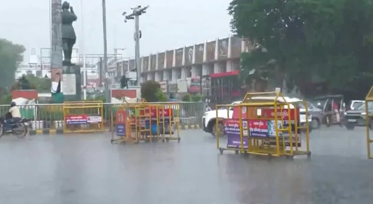 ভিজছে শহর, বিকেল হতেই বৃষ্টি শুরু প্রয়াগরাজে
