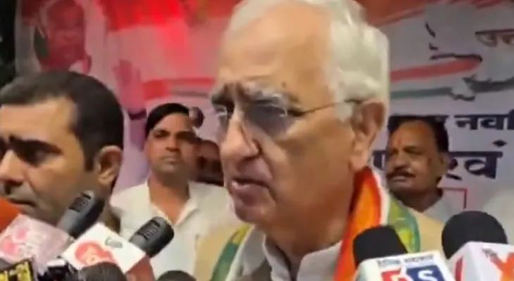 উত্তরপ্রদেশের মুজফফরনগরের সভায় বক্তব্য রাখছেন কংগ্রেস নেতা সলমন খুরশিদ