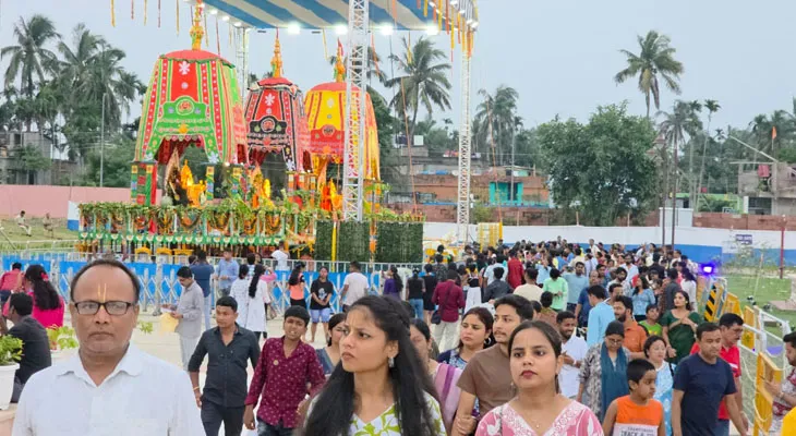 দীঘার জগন্নাথ মন্দিরে প্রভুর সোনাবেশ দেখতে ভক্তদের ভিড়, ৩ লক্ষের বেশি ভক্তদের সমাগম, জানাল মন্দির কর্তৃপক্ষ