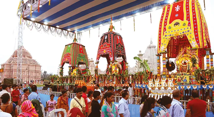 দীঘায় সোনাবেশে জগন্নাথের পুজো দেখতে ব্যাপক ভিড়