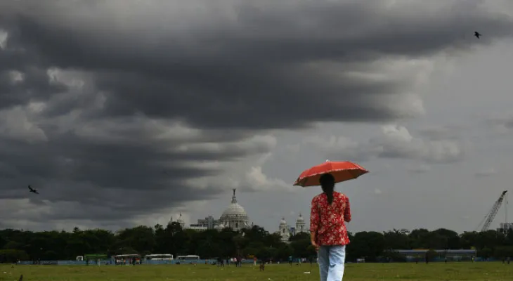আগামী ২-৩ ঘণ্টার মধ্যে হাওড়া জেলার কিছু অংশে হালকা থেকে মাঝারি বৃষ্টিপাতের সম্ভাবনা