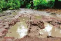 সাগরে রাস্তা বেহাল, বাসিন্দাদের ক্ষোভ সামলাতে এলাকায় পুলিস