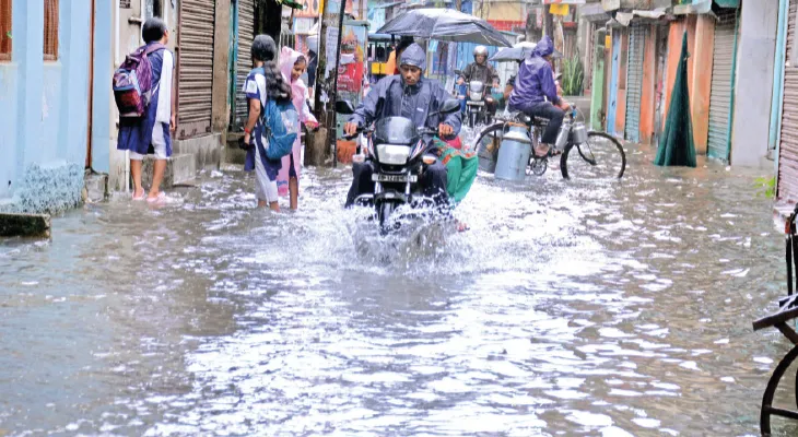জল যন্ত্রণার চেনা ছবি ফিরল হাওড়ায়, শীঘ্রই চালু হবে নতুন পাম্প হাউস, দাবি পুরসভার
