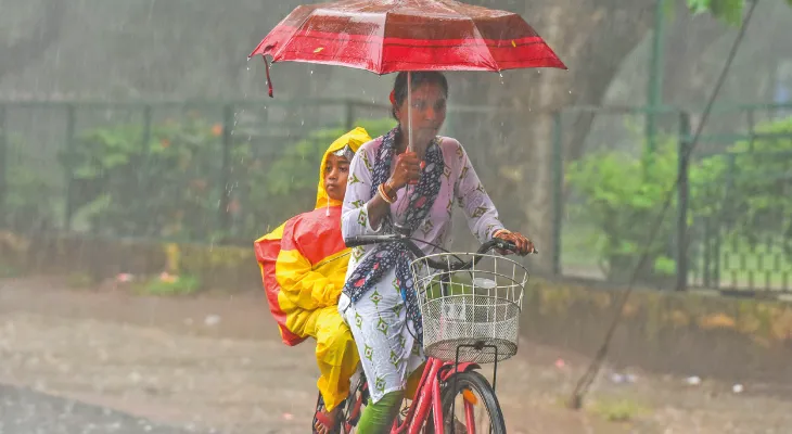 মেঘাচ্ছন্ন আকাশ, কলকাতায় আজ ফের বৃষ্টির শঙ্কা