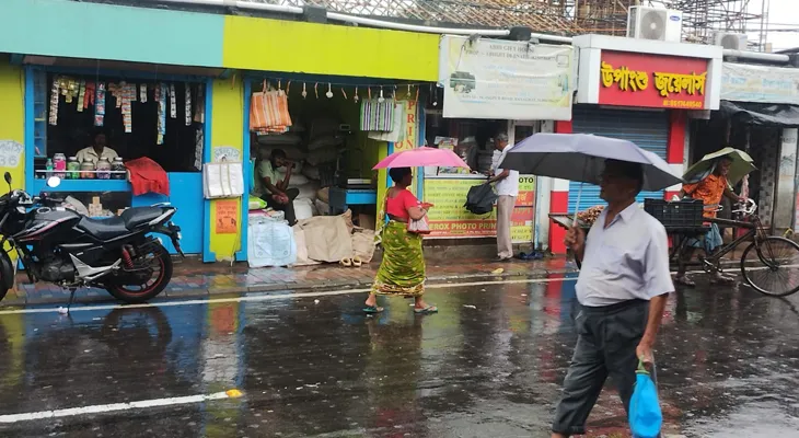 রানাঘাটে খুলেছে দোকানপাট, আনুলিয়া বাজারে স্বাভাবিক নিয়মেই চলছে কেনাকাটা, জনবহুল রাস্তা, ব্যস্ততা অন্য দিনের মতোই