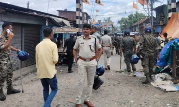ক্রিকেট খেলা নিয়ে গোলমালের জেরে শিলিগুড়িতে খণ্ডযুদ্ধ! ভাঙল একাধিক গাড়ি, জখম ৪