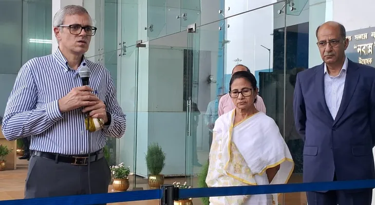 নবান্নে এসে মমতা বন্দ্যোপাধ্যায়ের সঙ্গে দেখা করলেন জম্মু ও কাশ্মীরের মুখ্যমন্ত্রী ওমর আবদুল্লা