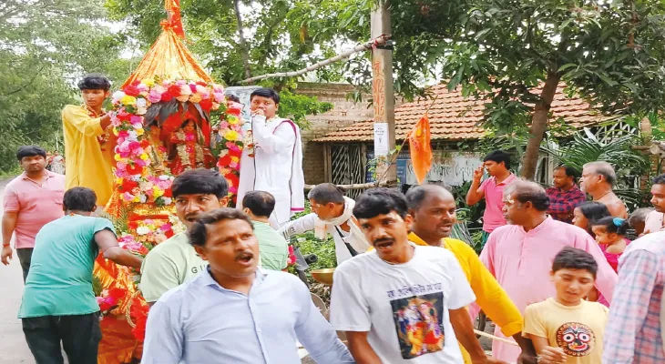 হলদিয়ায় মাইতি পরিবারের পূর্ণিমার রথযাত্রা ঘিরে মাতোয়রা বড়বাড়ি