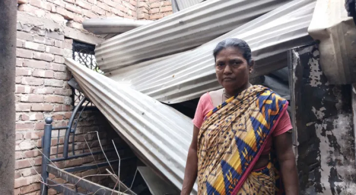 ভ্যানের ভাড়া বাকি রাখায় বিধবার বাড়িতে অগ্নিসংযোগের অভিযোগ