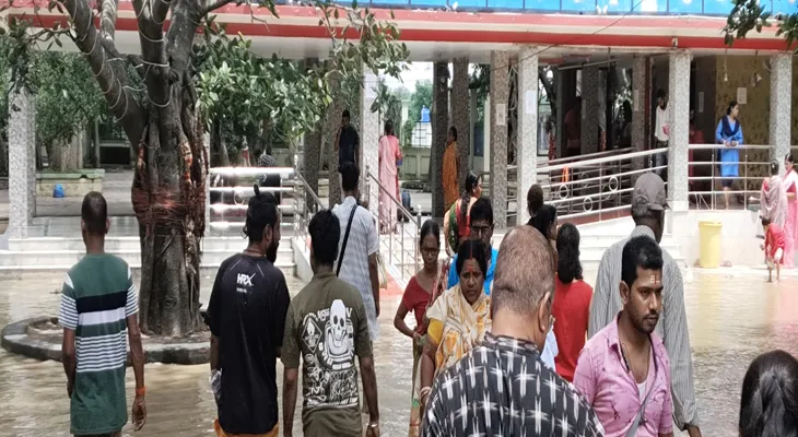 কোপাই নদীর জলে ডুবল সতীপীঠ কঙ্কালীতলার মন্দির প্রাঙ্গণ