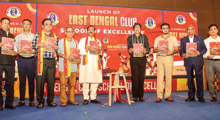 নতুন পথ চলা শুরু ইস্ট বেঙ্গল স্কুল অব এক্সেলেন্সের, লিগের ম্যাচ ময়দানেই চান ক্রীড়ামন্ত্রী