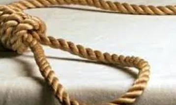 জাতীয় সড়কের ধারে গাছে ঝুলছে মৃতদেহ! চাঞ্চল্য