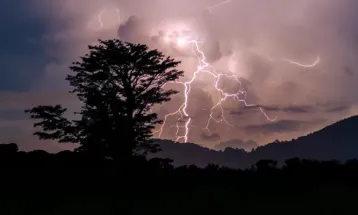 বজ্রাঘাতে উত্তর দিনাজপুরে মৃত্যু হল তিনজনের