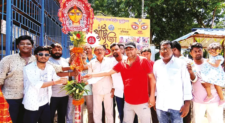 বালুচর কল্যাণ সমিতির এবারের আকর্ষণ ‘মা এল রে পুতুলের ঘরে’