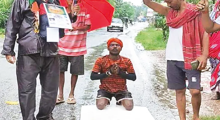 সন্তানের শুভকামনায় দেড় হাজার কিমি দণ্ডি, কেদারনাথের পথে এগচ্ছেন বাদুড়িয়ার শম্ভু
