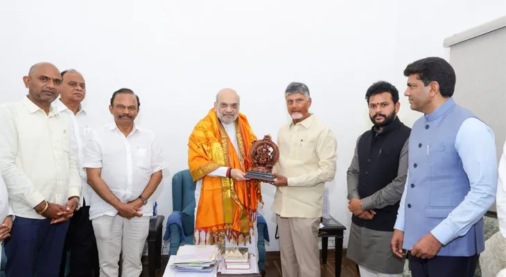দিল্লিতে কেন্দ্রীয় স্বরাষ্ট্রমন্ত্রী অমিত শাহের সঙ্গে দেখা করলেন অন্ধ্রপ্রদেশের মুখ্যমন্ত্রী চন্দ্রবাবু নাইডু