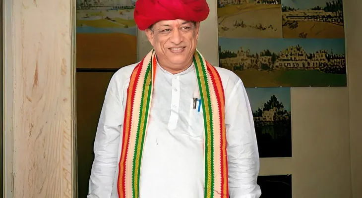 রাস্তার বেহাল দশা নিয়ে মন্ত্রীকে প্রশ্ন: জল, বিদ্যুৎসংযোগ কেটে সবক শেখানোর চেষ্টা!