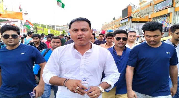 নিজের খরচে ৫০০ কর্মীকে শহিদ সমাবেশে নিয়ে যাচ্ছেন বুলবুল