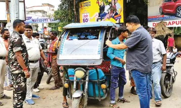 সিউড়ি শহরে জোড়-বিজোড় নিয়মে টোটো চলাচল শুরু