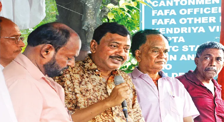 দীর্ঘদিন ধরে হয়নি নির্বাচন, বারাকপুর ক্যান্টনমেন্ট বোর্ডে বিক্ষোভ তৃণমূলের