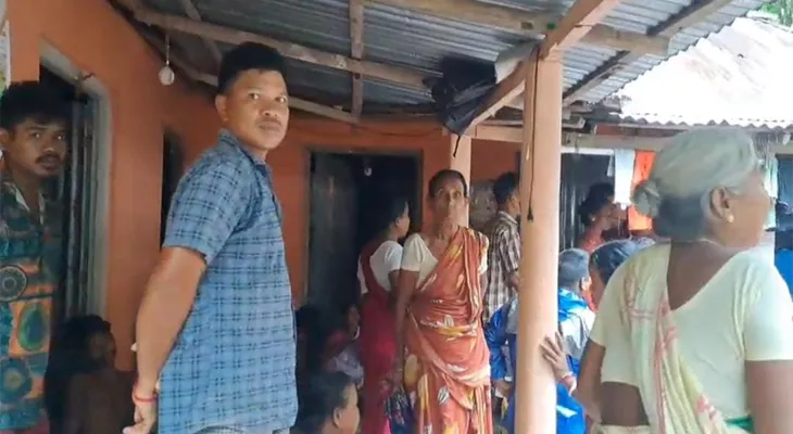 ধারাল অস্ত্র দিয়ে স্ত্রীকে খুন করে আত্মঘাতী স্বামী, চাঞ্চল্য জলপাইগুড়িতে